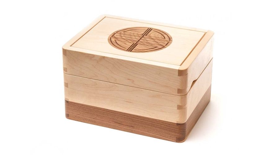 Detailed wooden box by Kaya Cheng Kmiotek