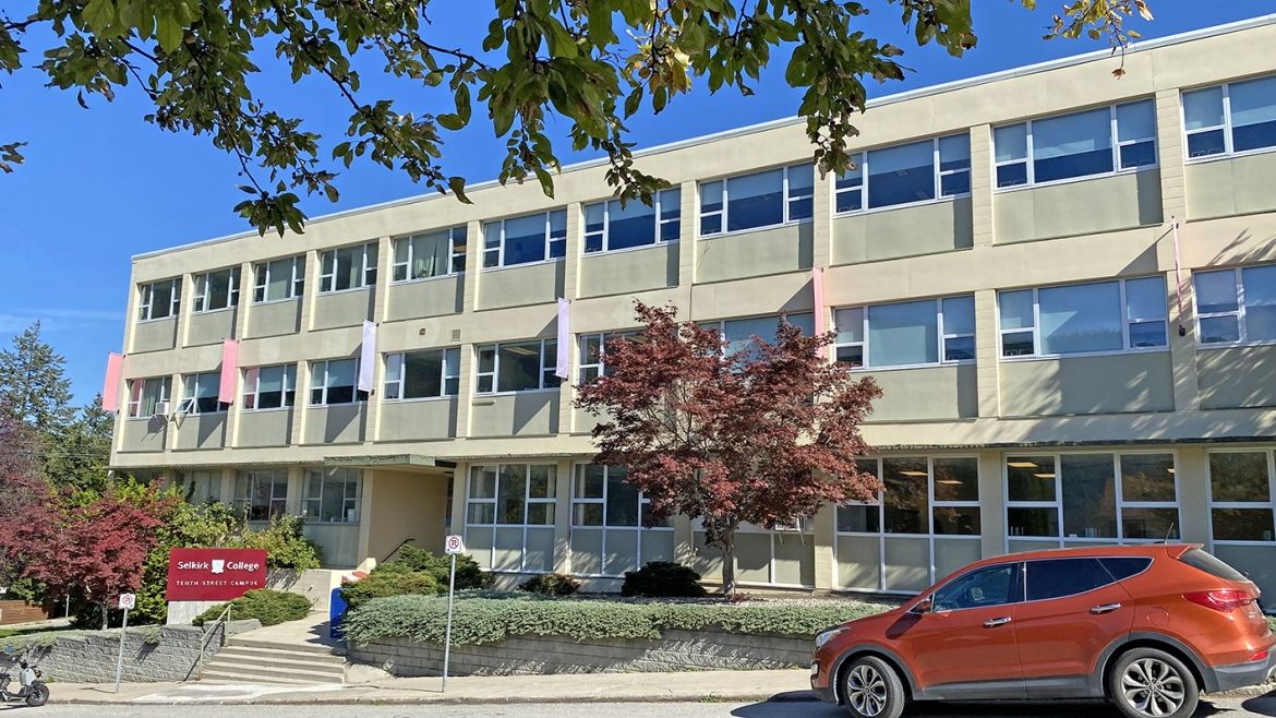 Tenth Street Campus in summer