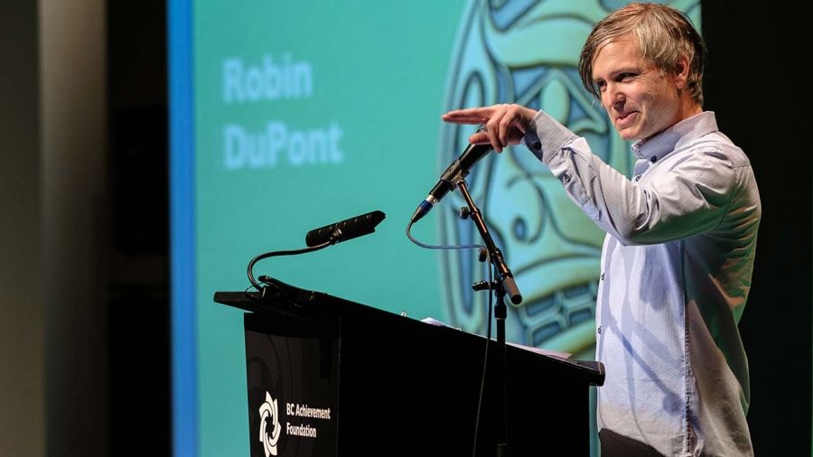 Robin DuPont speaks at the award ceremony